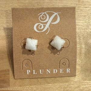 Plunder Cream Stone Stud Earrings